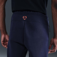 Штани Nike Sportswear FC Barcelona Tech Fleece Joggers HQ1901-410