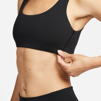 Женский топ Nike DRI-FIT Alate All Bra DV9855-010