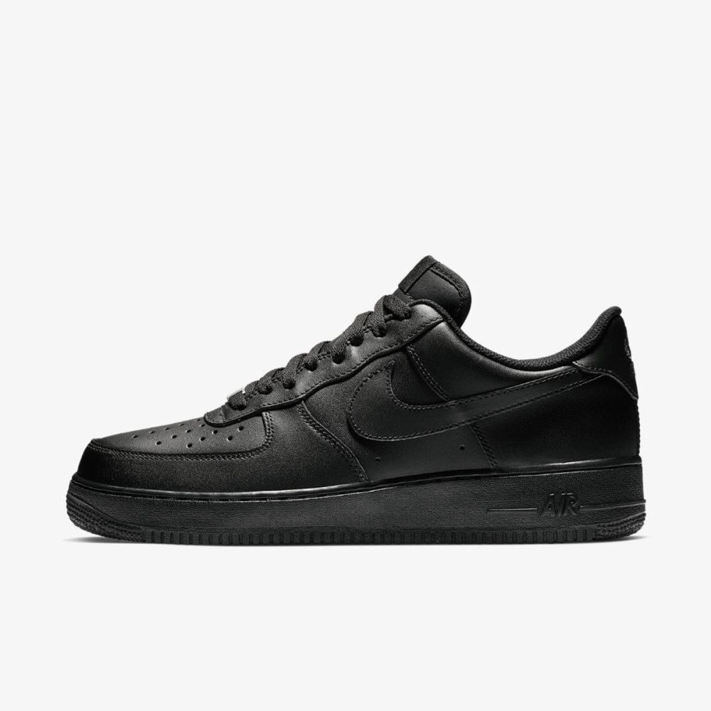 Кросівки Nike Air Force 1 07 CW2288-001