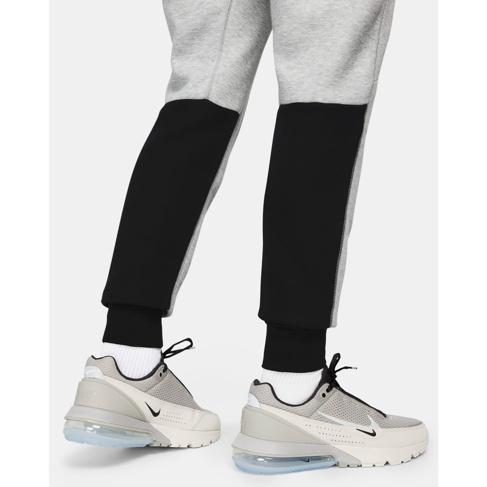 Штаны Nike Sportswear Tech Fleece Joggers FB8002-064