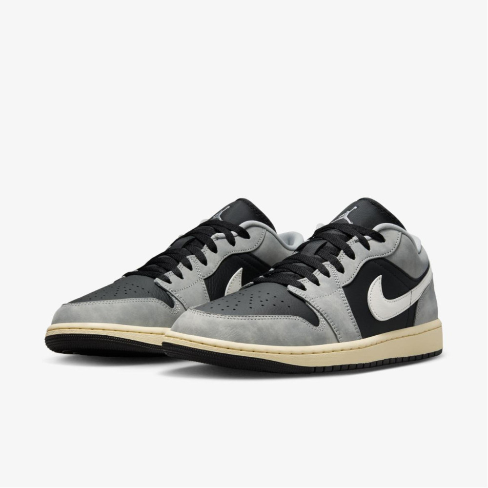 Кросівки Air Jordan 1 Low SE HQ2010-012