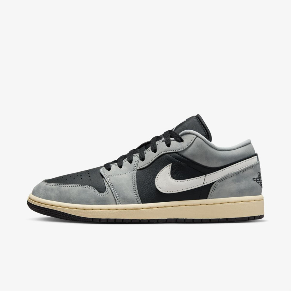 Кросівки Air Jordan 1 Low SE HQ2010-012