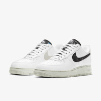 Кросівки Nike Women`s Air Force 1 07 SE DA6682-100
