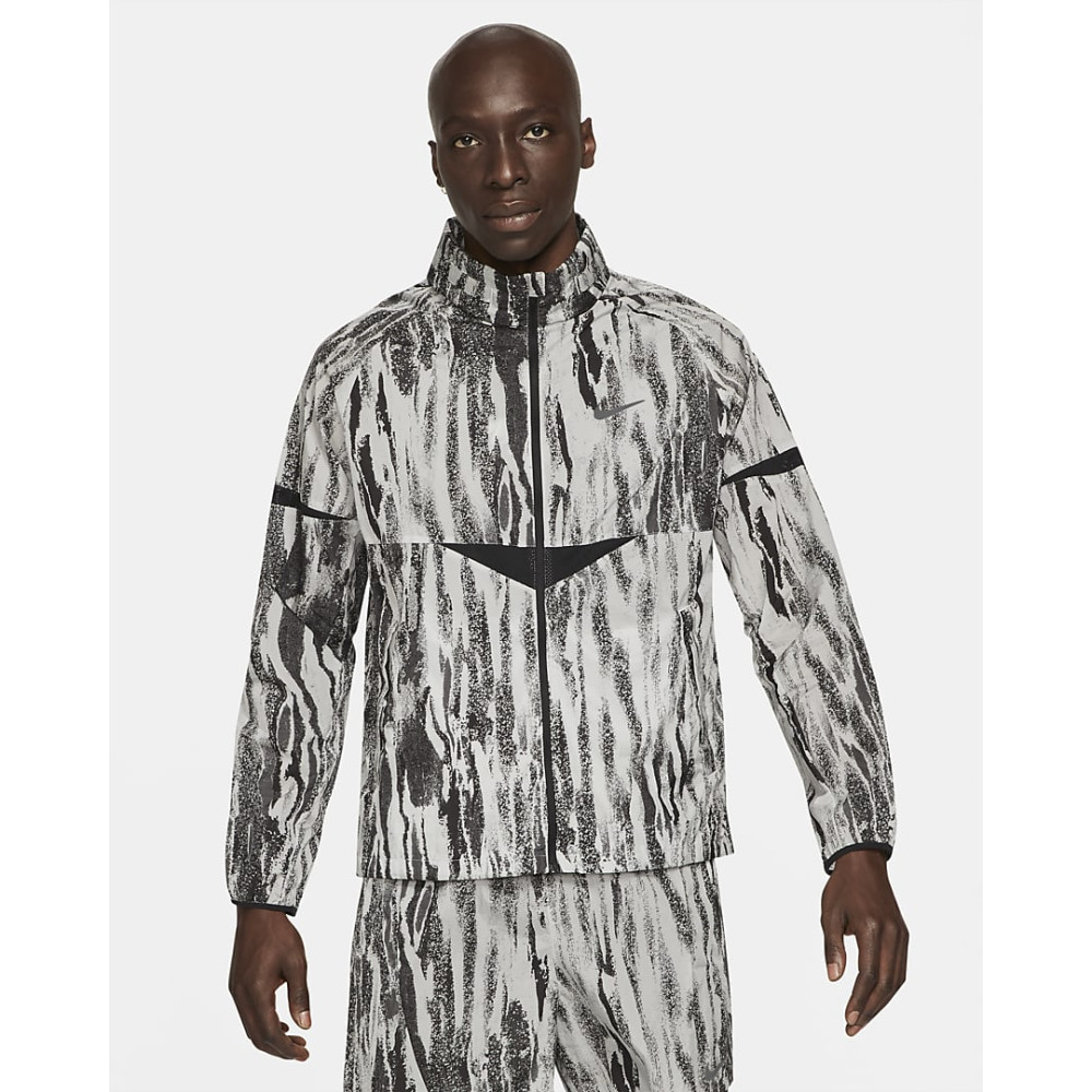 Куртка Nike Windrunner Wild Run Jacket DA1161-077