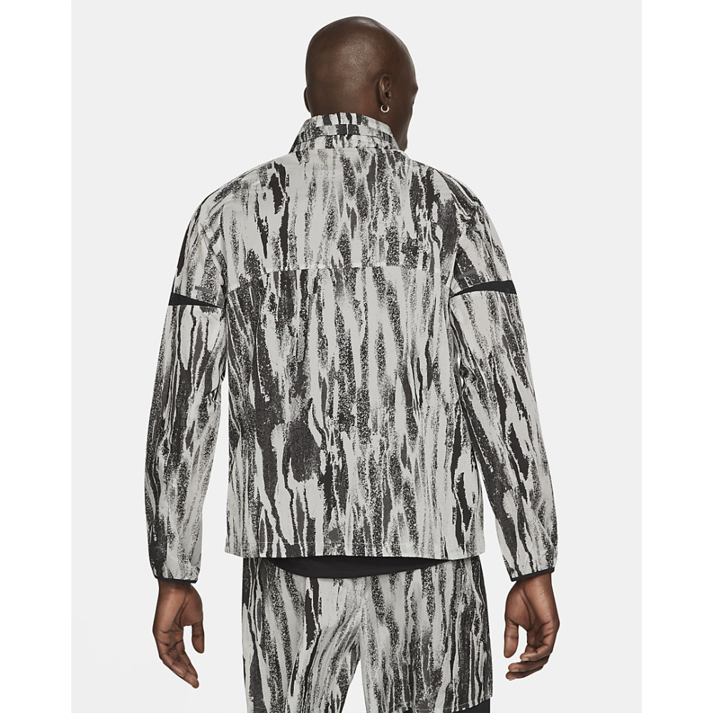 Куртка Nike Windrunner Wild Run Jacket DA1161-077