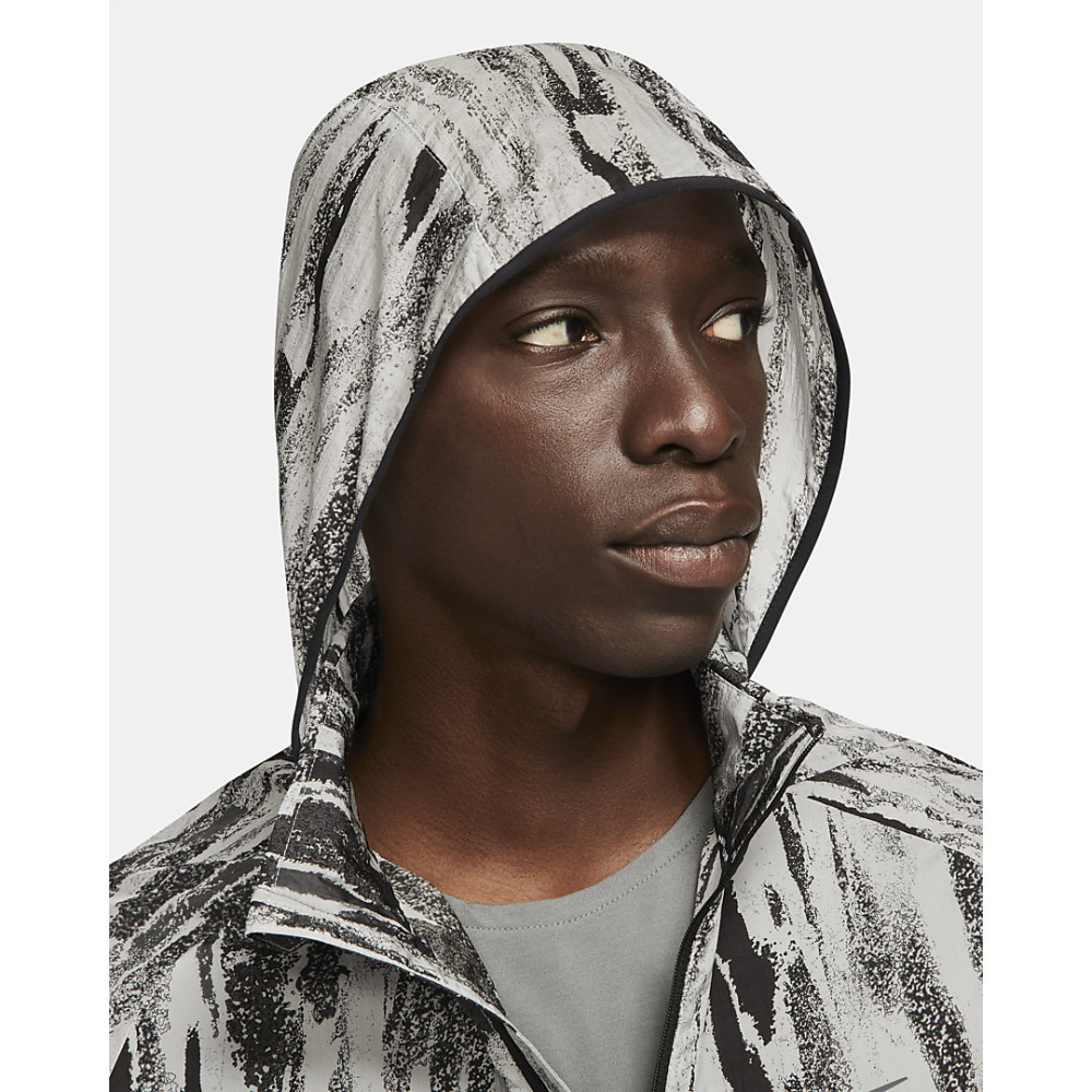 Куртка Nike Windrunner Wild Run Jacket DA1161-077