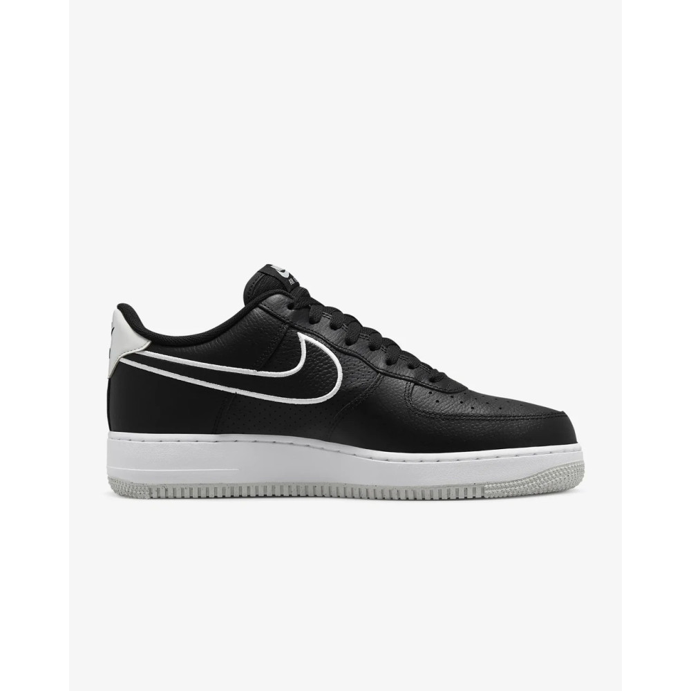 Кросівки Nike Air Force 1 07 FJ4211-001