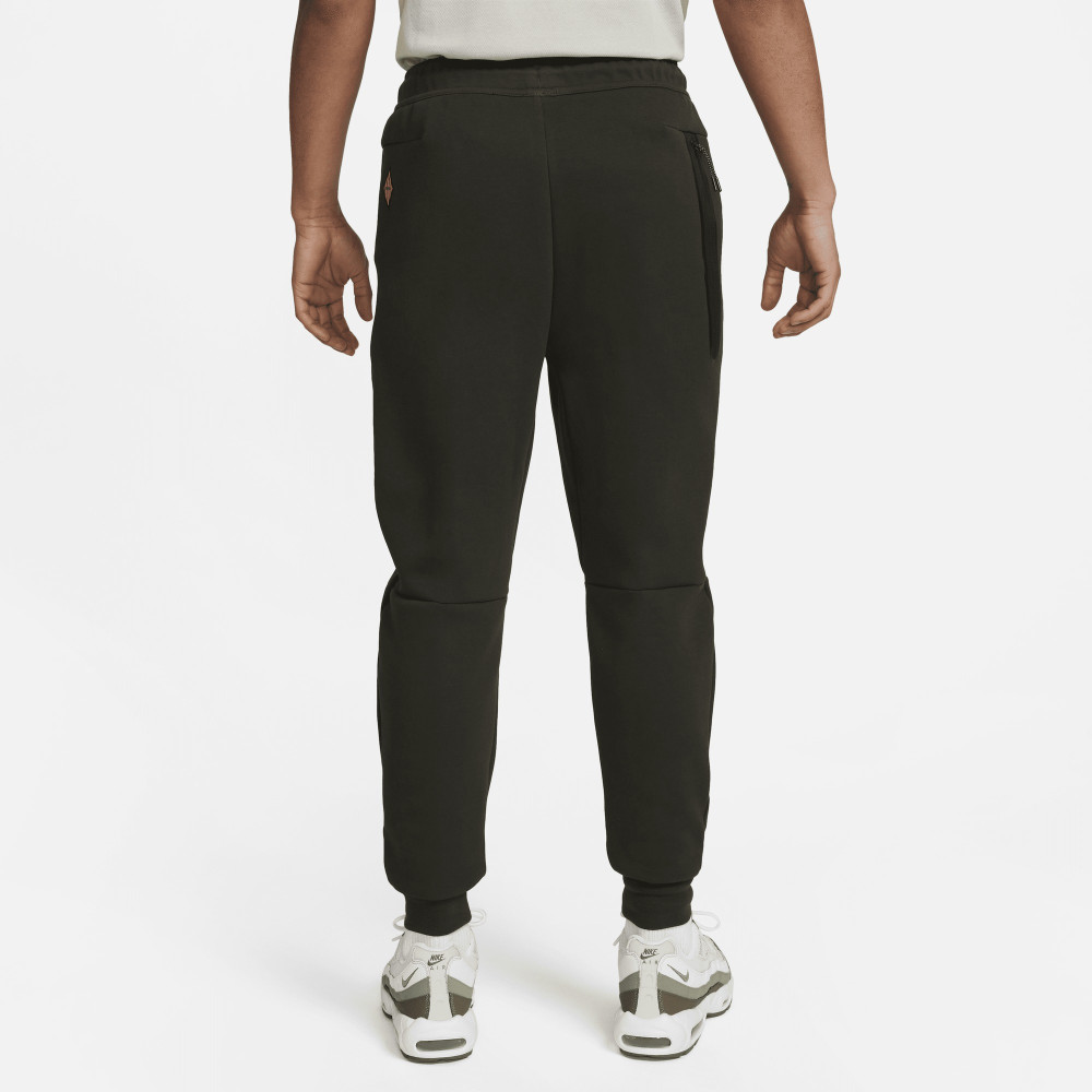 Штани Nike Sportswear FC Barcelona Tech Fleece Joggers DV5555-355
