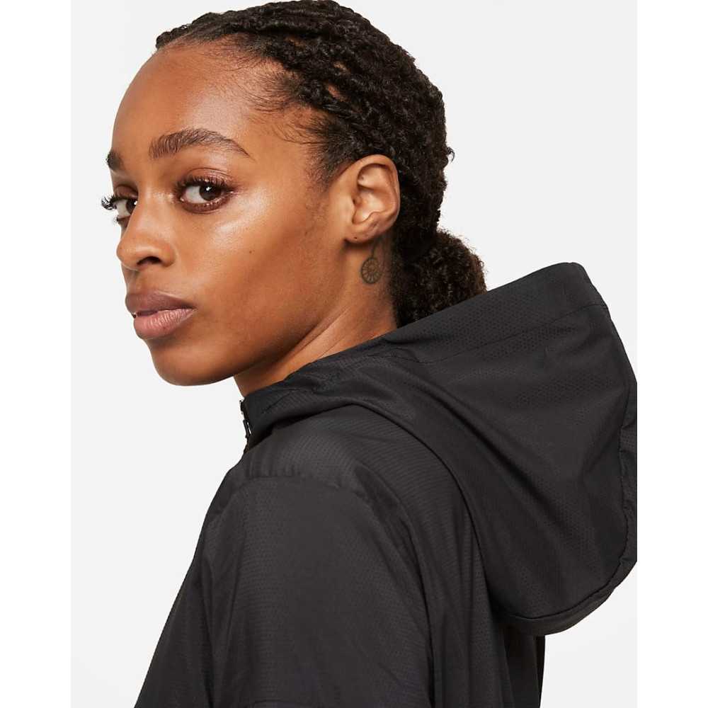 Женская ветровка Nike Impossibly Light Jacket DH1990-010