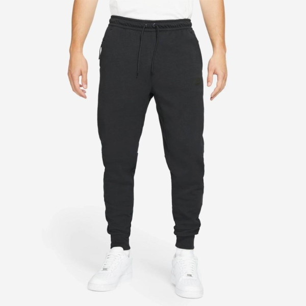 Штаны Nike Sportswear Tech Essentials Jogger DD5293-010