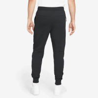 Штаны Nike Sportswear Tech Essentials Jogger DD5293-010