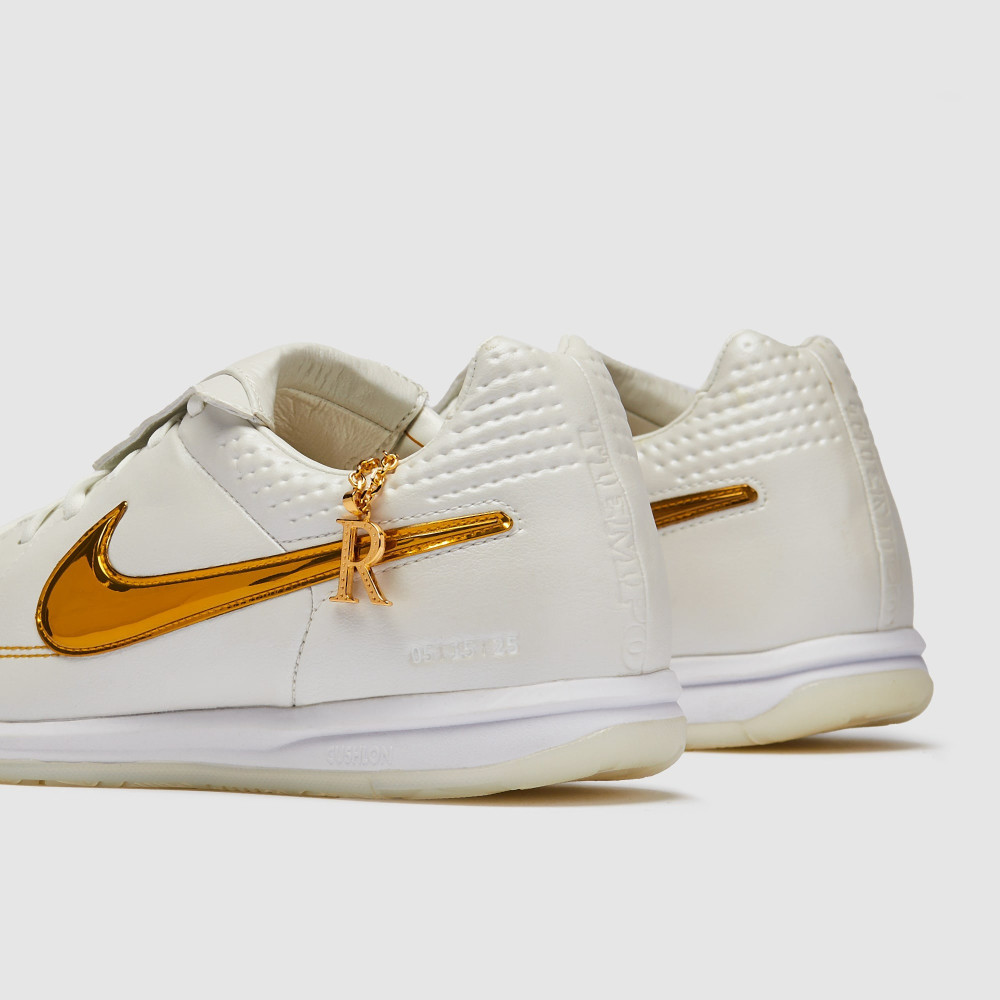 Футзалки Nike Tiempo Legend Regen SE IC IF4389-100