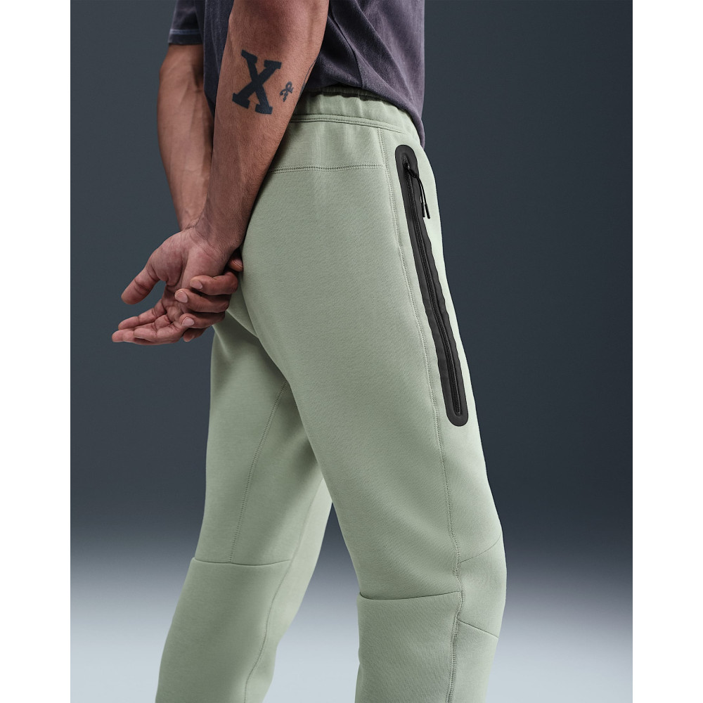 Штаны Nike Sportswear Chelsea FC Tech Fleece Joggers HJ6442-370