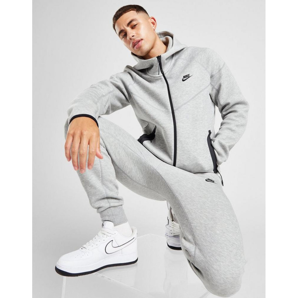 Кофта Nike Sportswear Tech Fleece Hoodie FB7921-063