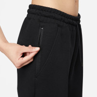 Жіночі штани Nike Sportswear Tech Fleece  FB8330-010
