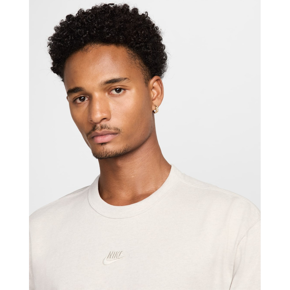 Футболка Nike Sportswear Premium Essential Tee DO7392-074