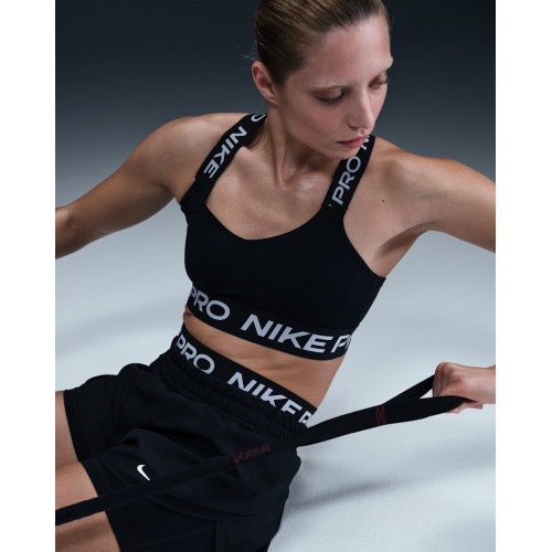 Женский топ Nike Pro Non-Padded Light-Support Bra HF5372-010