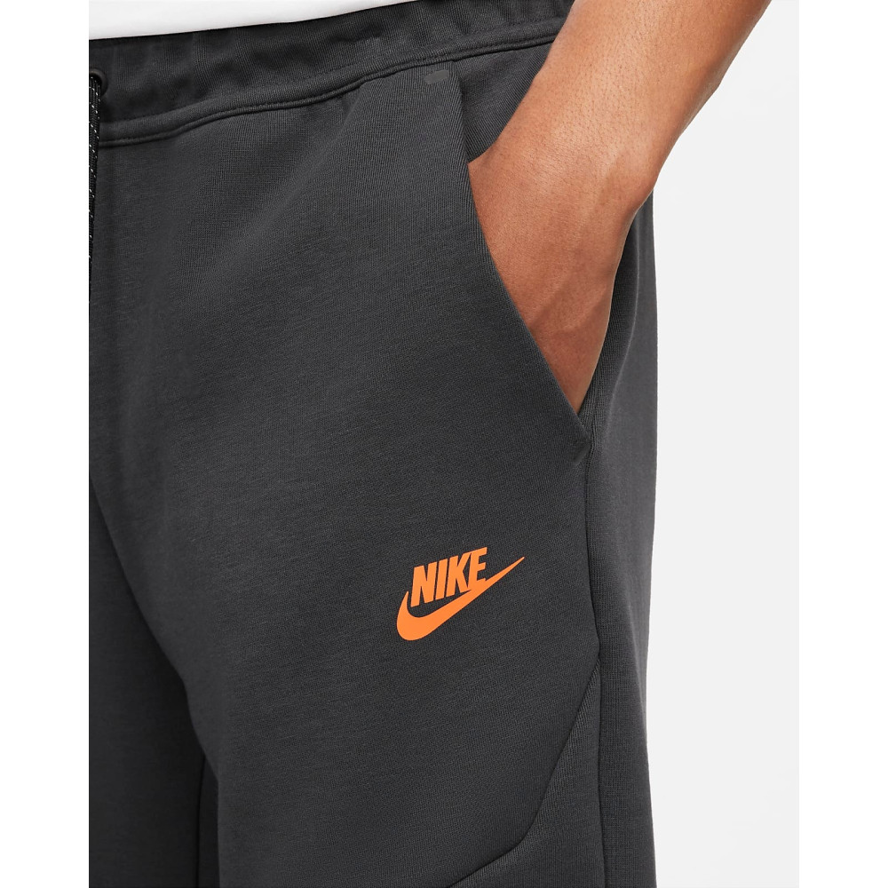 Штаны Nike Sportswear Tech Fleece Joggers DV0538-070