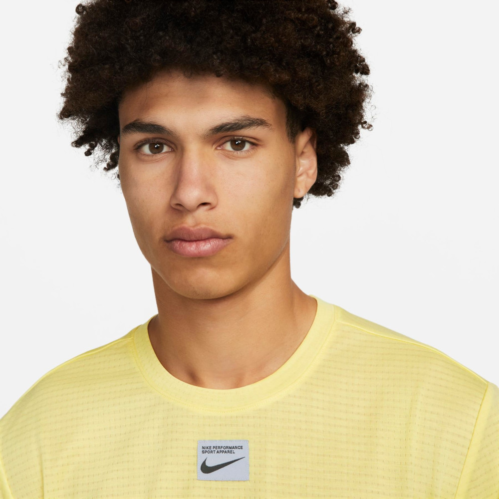 Футболка Nike Dri-Fit Q5 Top DQ6626-706