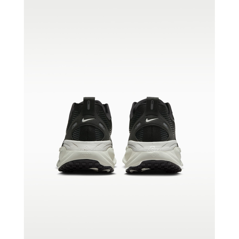 Кросівки Nike Vomero 18 HM6803-007