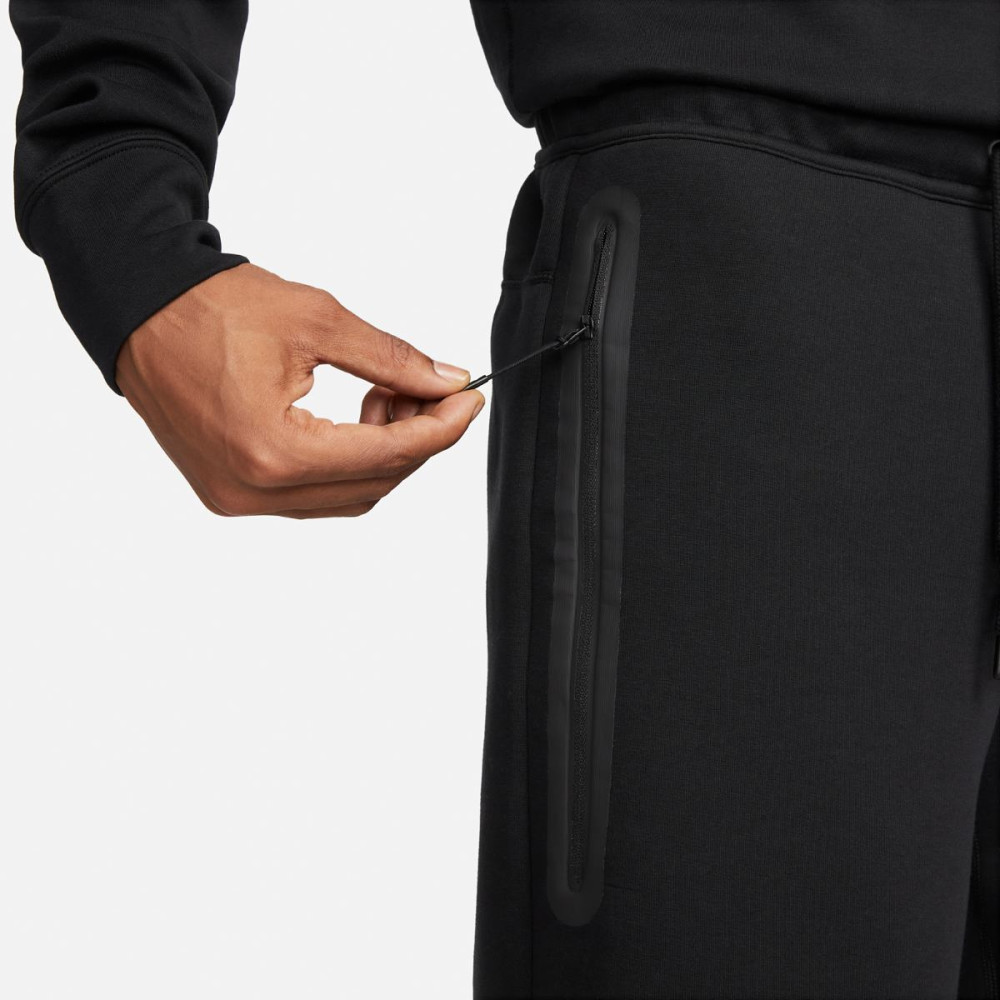 Шорти Nike Sportswear Tech Fleece FB8171-010