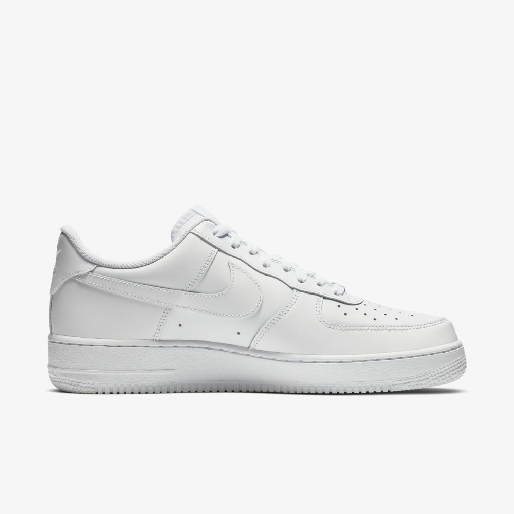 Кросівки Nike Air Force 1 07 CW2288-111