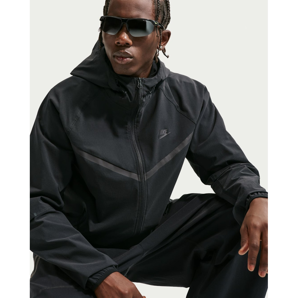Толстовка Nike Dri-Fit Woven Tech Windrunner Jacket IU6965-010