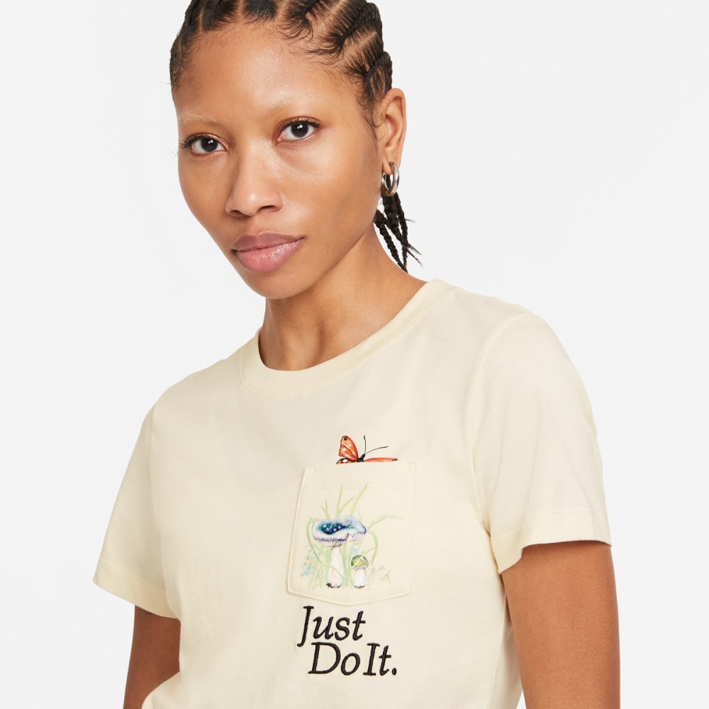 Женская футболка Nike Nature Pocket Tee DD1462-113