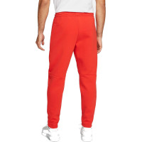 Штаны Nike Liverpool FC Tech Fleece Pant DD9725-612