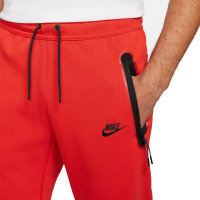 Штаны Nike Liverpool FC Tech Fleece Pant DD9725-612