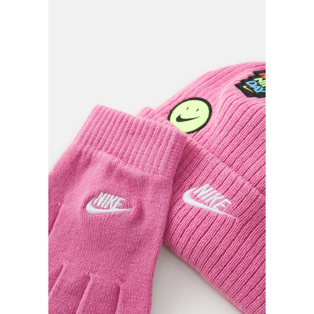 Шапка і рукавички Nike Patch Peak Beanie Set 8A3135-ACG